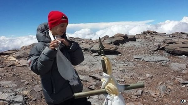 美国9岁男孩成功登上西半球最高峰阿空加瓜山
