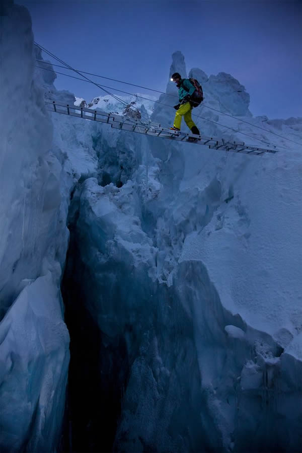 珠穆朗玛峰南麓发生的史上最重大山难
