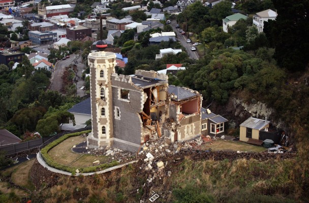 2011年一场大地震，令新西兰南岛的基督城大受破坏。
