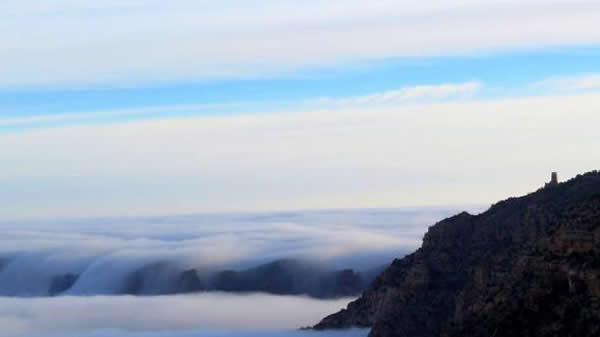 大峡谷云海景象，难得一见。
