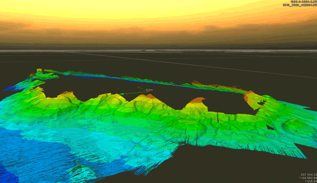 海研五号2013年6月17日抵达南沙太平岛完成郑和群礁的海底地形变化测绘图。图片提供：国家实验研究院台湾海洋科技研究中心。