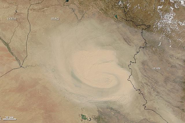 伊拉克和叙利亚边境上出现了大型沙尘暴，直到9月3日，沙尘暴仍然在绵延之中，影响面积更广
