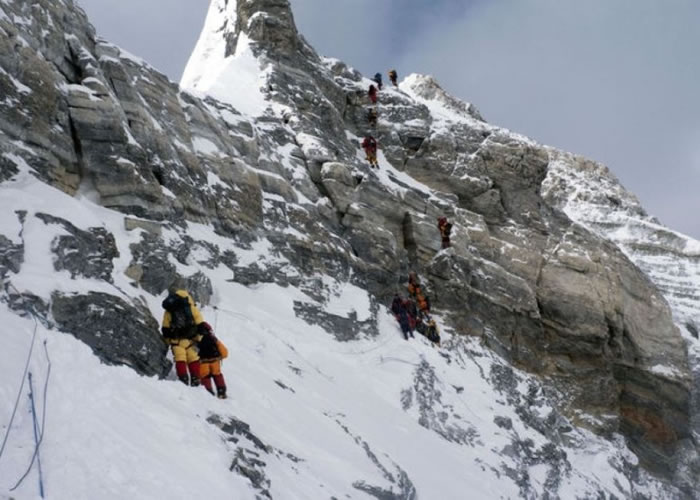 今年首度有攀山人士死于珠穆朗玛峰。