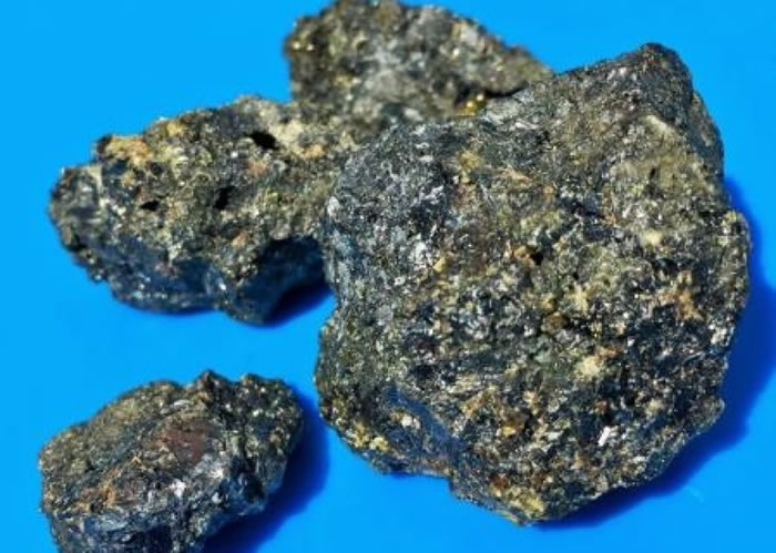 日本伊豆群岛海底发现高含量金矿