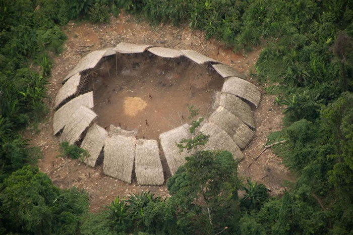 位于巴西的墨西哈特特马村（Moxihatetema Village）是亚诺玛米族的领地。 PHOTOGRAPH BY GUILHERME GNIPPER TRE