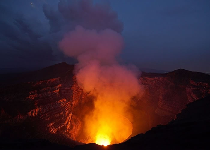 事发于尼加拉瓜马萨亚火山。（资料图片）