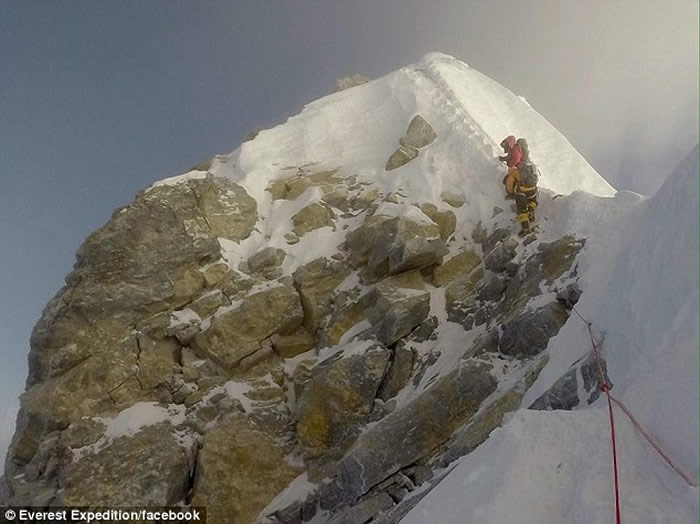 英国登山家莫斯戴尔(Tim Mosedale)证实珠穆朗玛峰“希拉里台阶(Hillary Step)”已崩塌