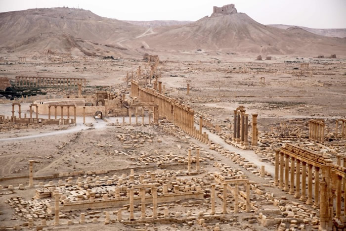 它曾是古代商队穿越敍利亚沙漠的重要中转站，也是重要的商业中心。