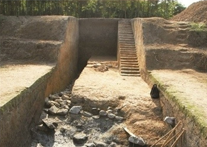 阿罗兹认为良渚遗址能证明，5000年前的良渚社会已进入“国家文明阶段”。