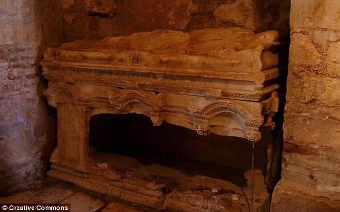 考古学家称圣诞老人“真身”基督宗教圣人St. Nicholas遗骨在土耳其安塔利亚