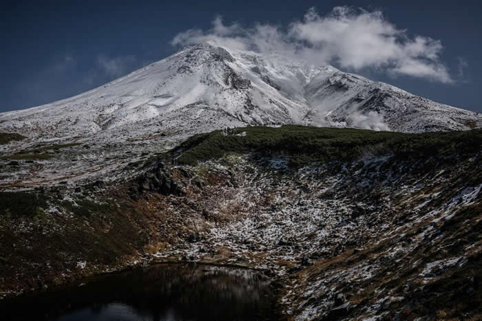 在众山连绵起伏的大雪山国立公园可见稀有动植物的踪迹、天然温泉，以及不计其数的健行步道 PHOTOGRAPH BY JAMES WHITLOW DELANO