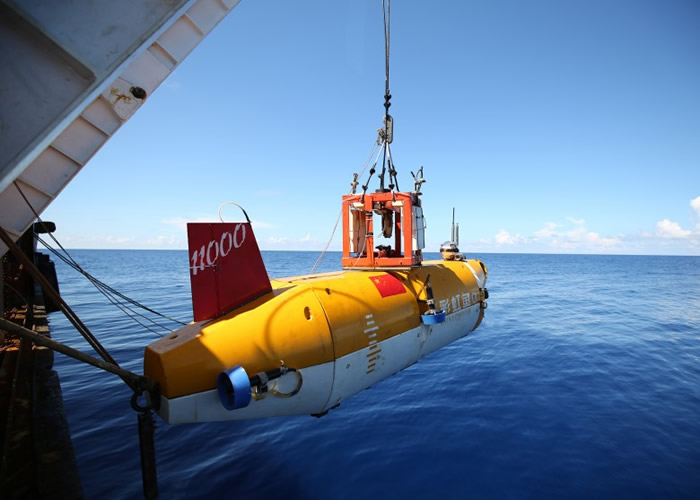 “彩虹鱼号”2019年至2020年海试，挑战马里亚纳海沟1.1万米的极限深度。