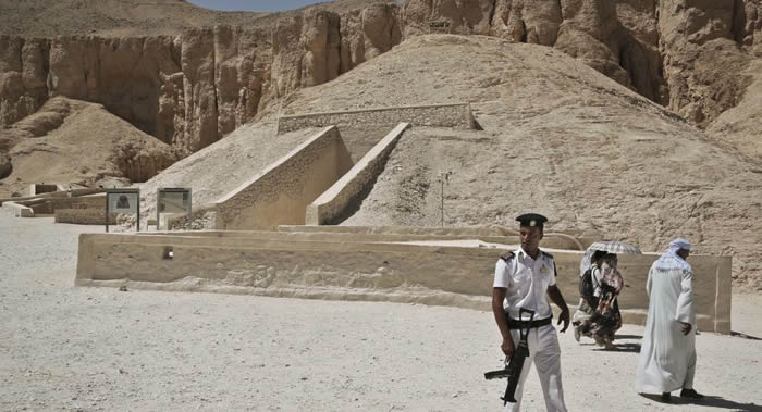 意大利科学家再次对埃及图坦卡蒙墓进行研究以期发现奈费尔提蒂王后墓地