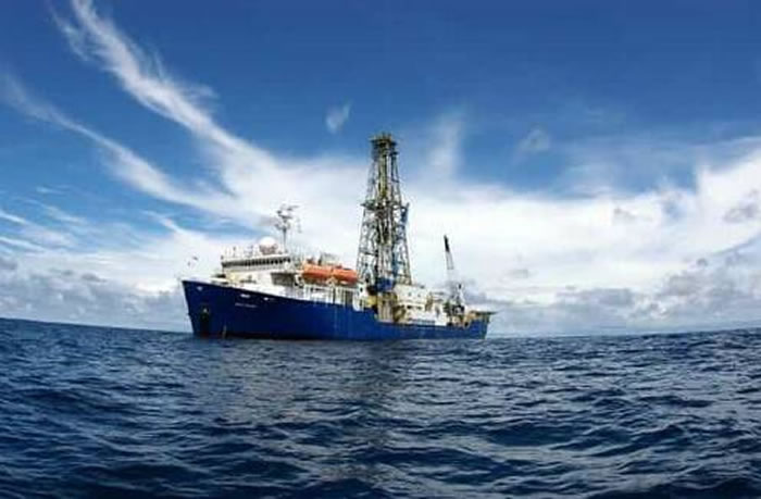 “决心”号大洋钻探船在南海开展钻探 提取“分子化石”探寻古环境“蛛丝马迹”