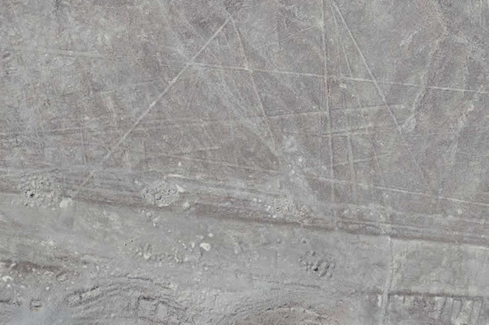秘鲁纳斯卡沙漠再次发现超过50幅新的巨型地画