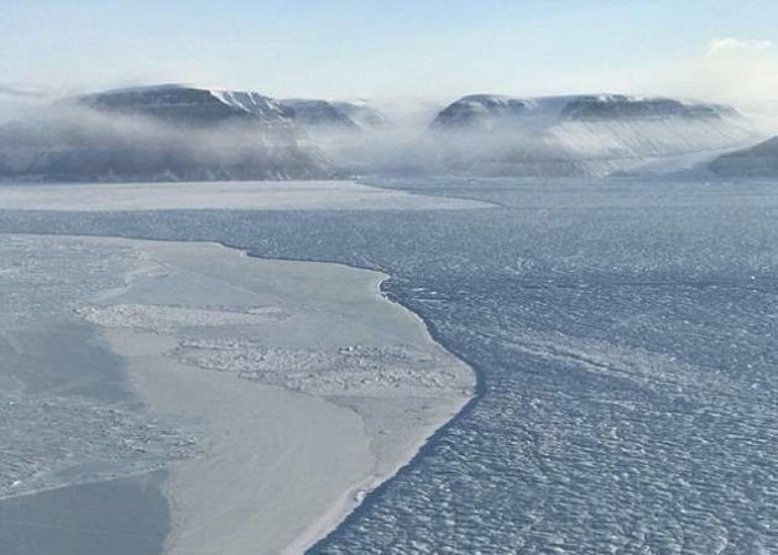NASA近年开始“冰桥行动”，观测气候变化对该地区的影响。