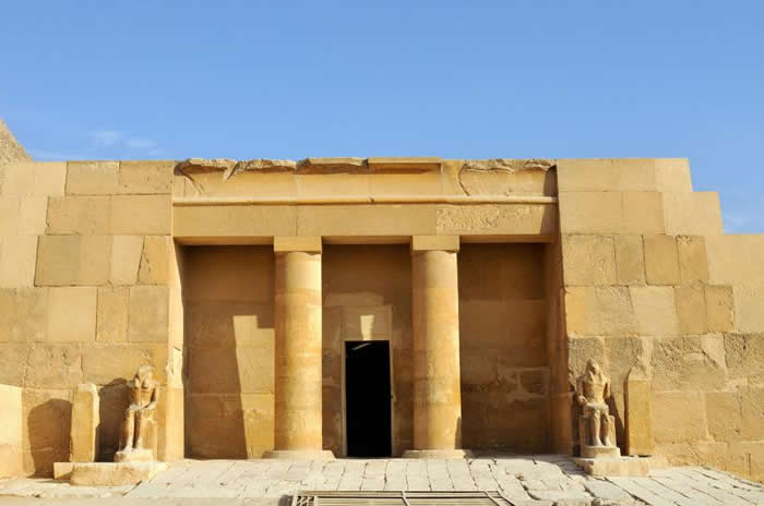 考古学家于1927年发现梅雷斯坎三世（Meresankh III）保存良好的墓葬。 PHOTOGRAPH BY IMAGEBROKER, ALAMY STOCK