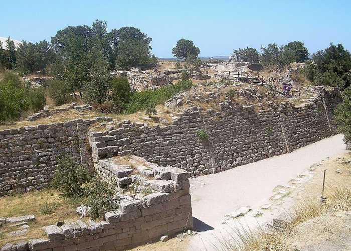 特洛伊古城遗址位于恰纳卡莱省。