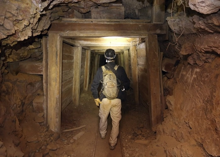 麦克李对矿坑探险有丰富经验。