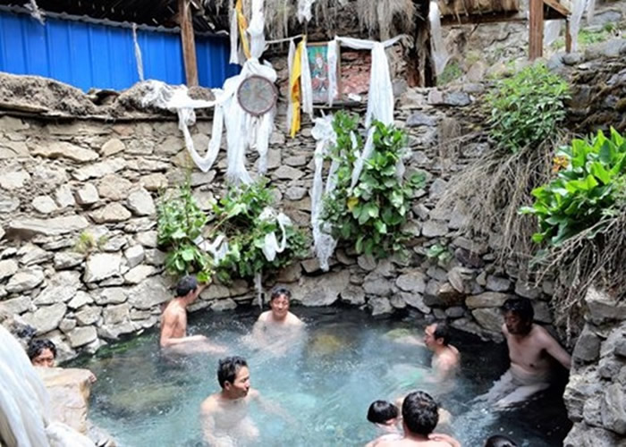 藏医药浴法为传统医疗技术。