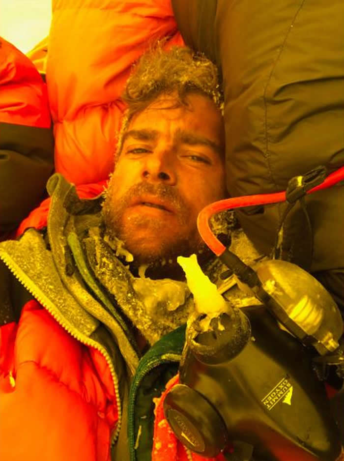 登山家Ian Stewart讲述攻顶珠穆朗玛峰细节 他活了下来但友人却悲惨死去