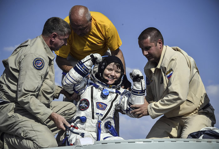 美国女宇航员麦克莱恩（Anne McClain）涉及首宗太空犯罪。图为2019年6月25日，她从国际空间站成功返回地球。