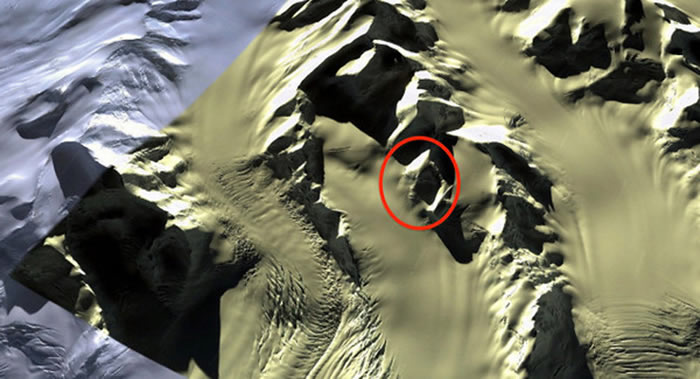 谷歌地球公开南极表面卫星图像上有一个巨型“人脸”
