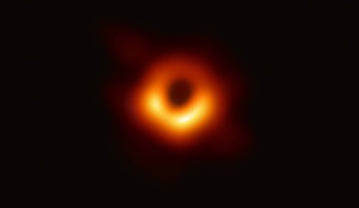 “科学界奥斯卡”科学突破奖：拍得人类史上首张超大质量黑洞照片的视界望远镜团队获基础物理学奖
