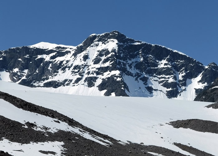 瑞典第一高峰凯布讷山（Kebnekaise）的山峰因冰川融化问题 高度变矮