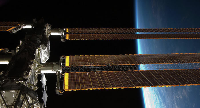 国际空间站航天员计划11-12月份五次出舱以修复搜寻反物质的设备AMS-02