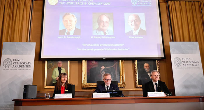 2019年诺贝尔化学奖授予约翰·古迪纳夫、斯坦利·威廷汉和吉野彰