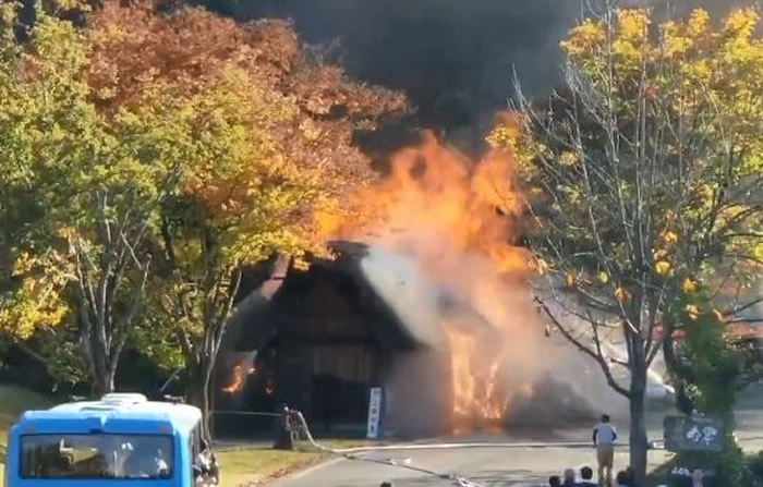 日本另一个被称为世界遗产的著名景点“合掌村木屋”传出火灾