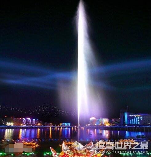 亚洲喷水最高的喷泉，鄂尔多斯音乐喷泉喷水高度达184米