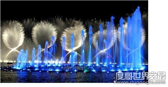 亚洲喷水最高的喷泉，鄂尔多斯音乐喷泉喷水高度达184米