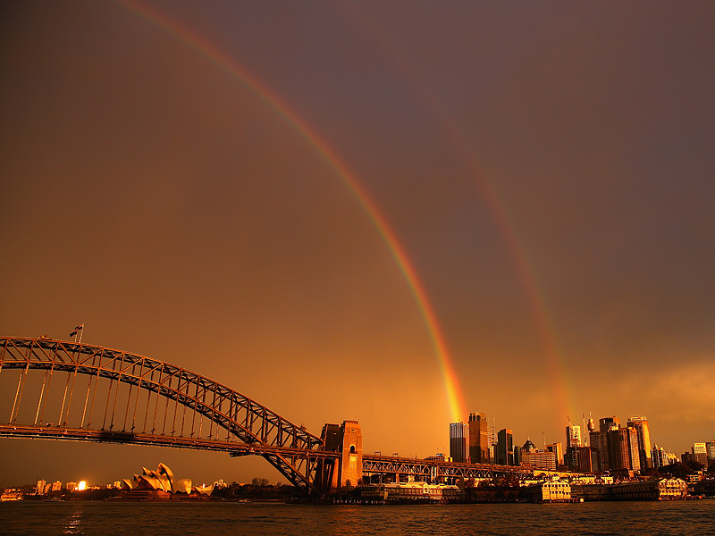 澳大利亚悉尼出现双彩虹奇观