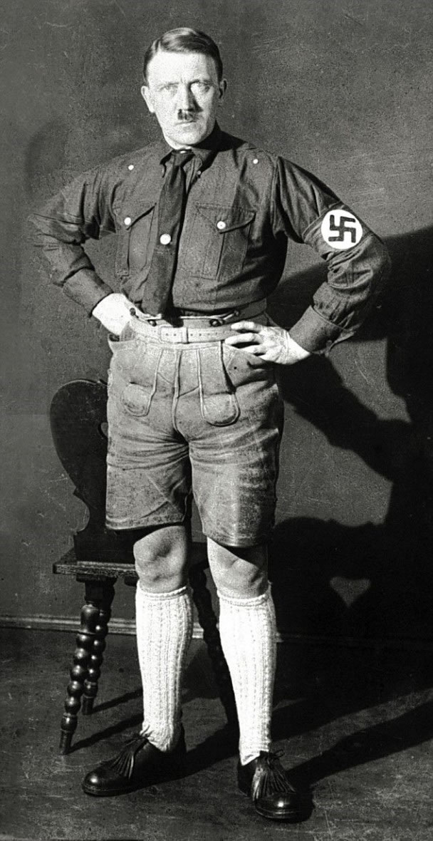 据悉希特勒的短裤照当时遭纳粹禁止传阅