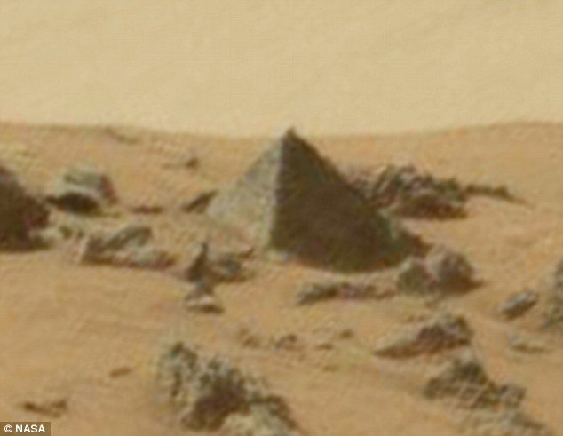 金字塔的规模相当于“汽车大小”