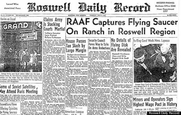 《罗斯威尔每日纪事报》9日在头版大幅报导飞碟坠毁、外星人死亡事件。