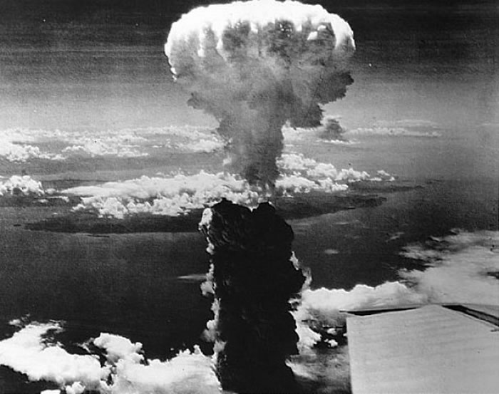 美军1945年于广岛投下原子弹。