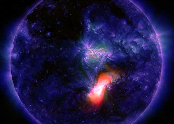 太阳表面爆发闪焰，会引起磁暴。图为美国太空总署（NASA）所拍摄的太阳紫外线。
