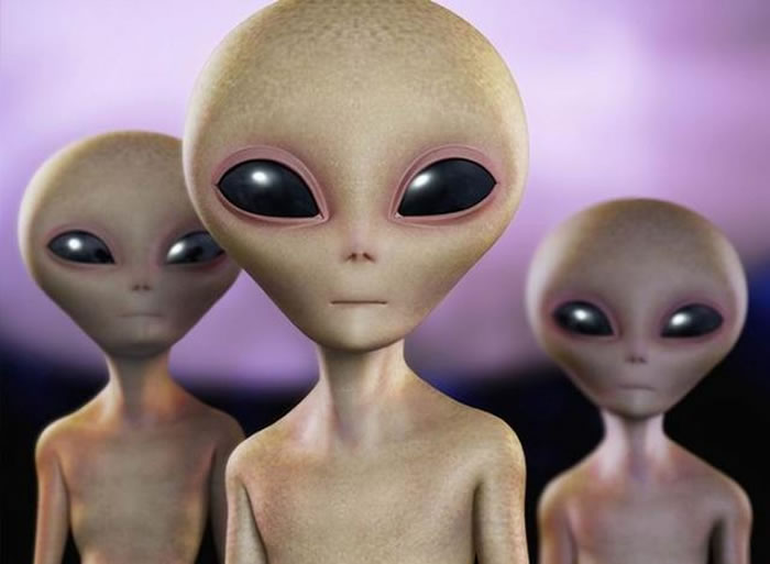 图中是艺术家描绘的外星人，目前，希拉里-克林顿在接受美国新闻媒体采访时，谈论称自己认为外星人可能来过地球。