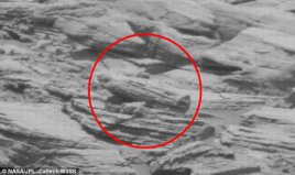 外星猎人宣称在好奇号的火星照片中发现古代外星人墓地 有类似埃及木乃伊的石棺