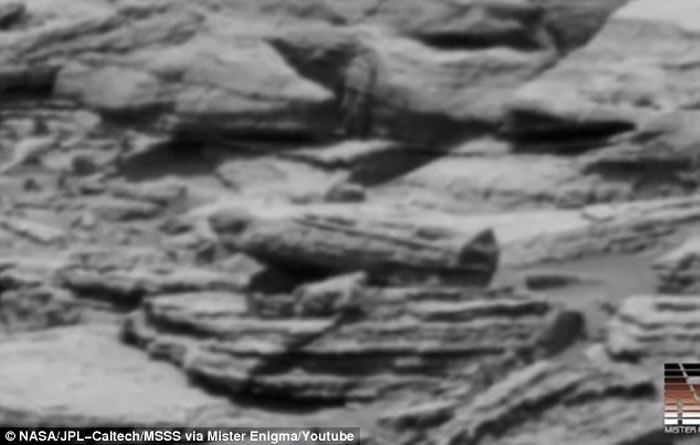外星猎人宣称在好奇号的火星照片中发现古代外星人墓地