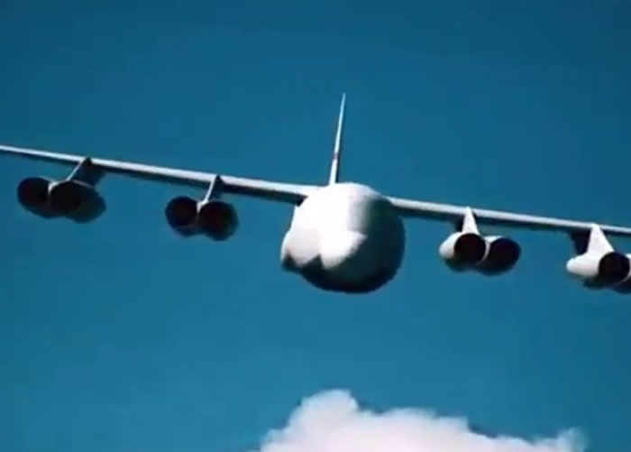 “武器库飞机”犹如C-130与B-52的混合体。