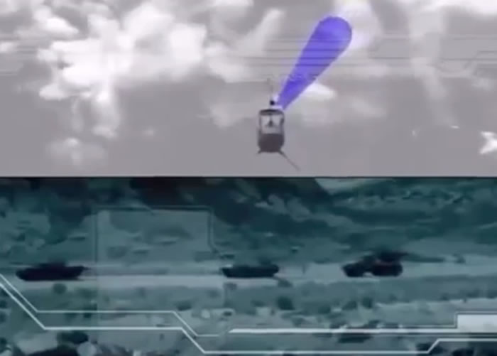 滑翔炸弹（上图）飞向敌方目标（下图）。