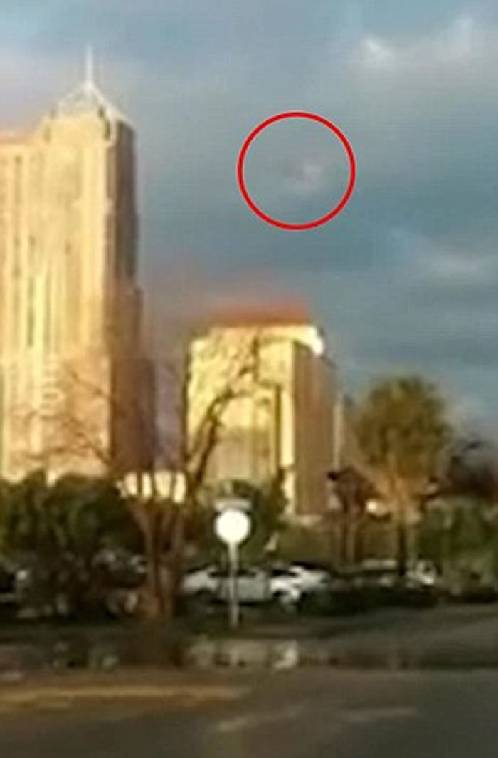 美国目击者声称在乌云中发现使用超级“伪装技术”隐藏的神秘UFO