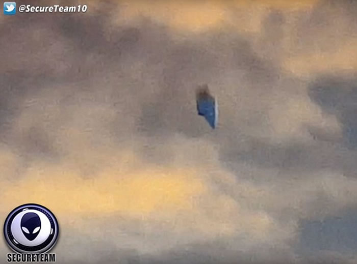 美国俄亥俄州空军基地附近拍到外形奇异的不明飞行物UFO