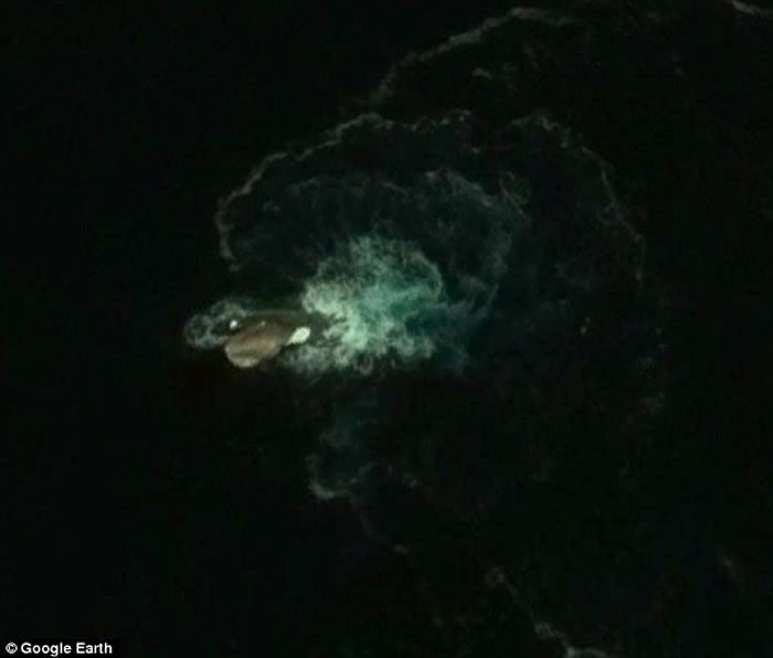透过Google Earth在南极洲发现长达120米挪威海怪？