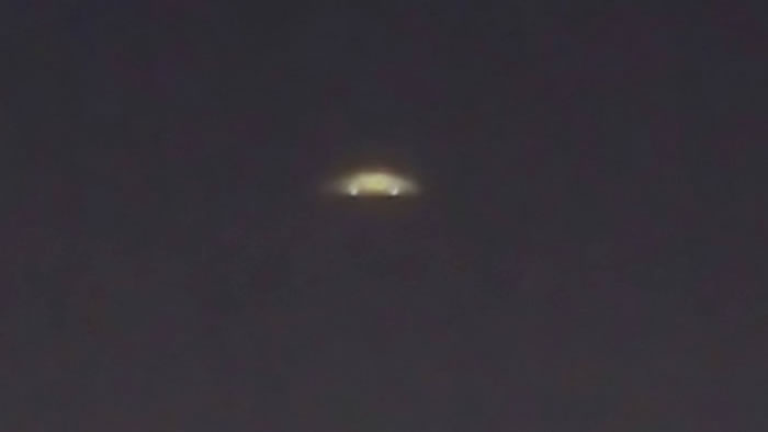 香港青衣岛上空疑似出现UFO
