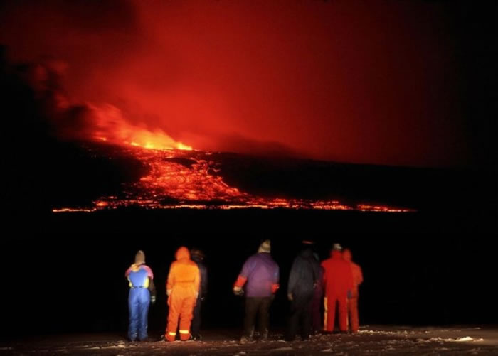 海克拉火山在2000年喷发情形。